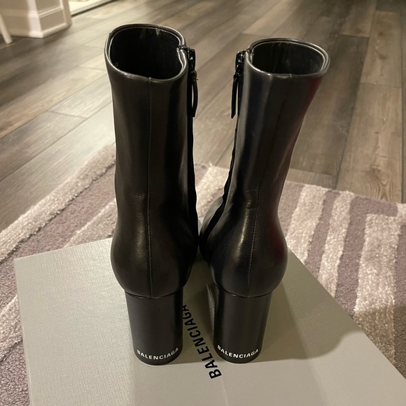 Balenciaga black leather ankle boots - Picture 1 of 8
